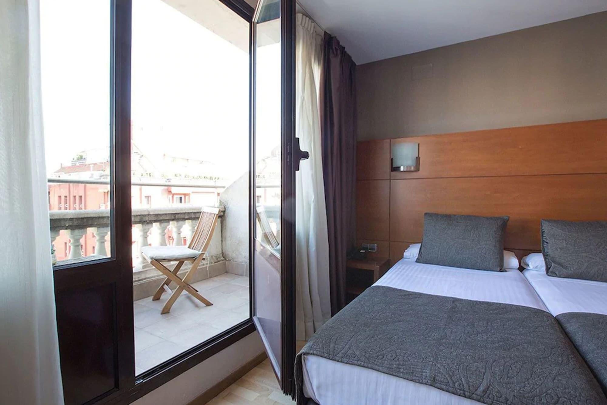 Hotel Via Augusta Барселона Екстериор снимка