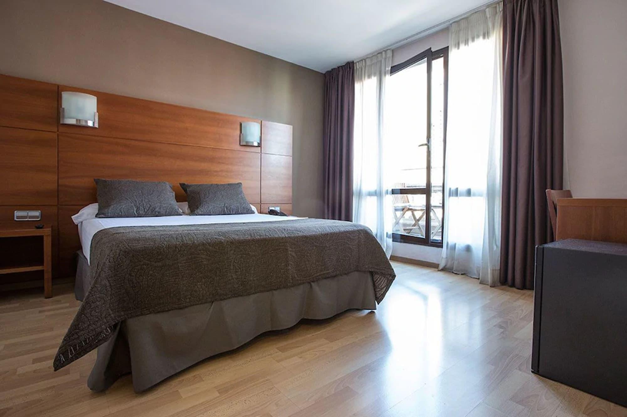 Hotel Via Augusta Барселона Екстериор снимка